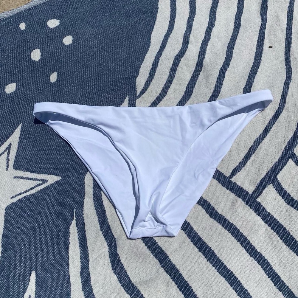 L Space White Bikini Bottom Sz L Seamless Cheeky Swim Surf Summer Vacation